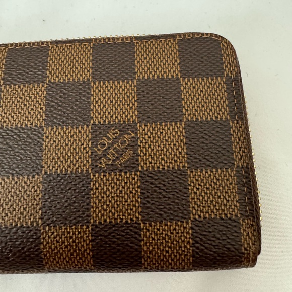 Authentic Gently Used Louis Vuitton Clémence Wallet. Damier Rose Ballerine Pink - Picture 2 of 9